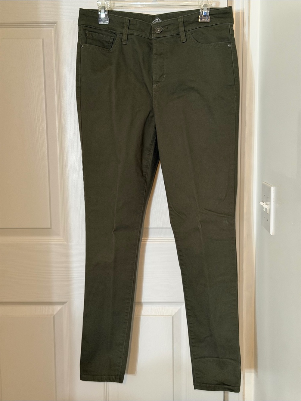 NWOT - St. John's Bay Olive Green Women's Chinos
